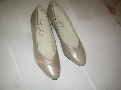 £12.99 • Buy Ladies Shoes ‘ Equity ‘ – Size 2 – Light Brown / Beige – Good Condition
