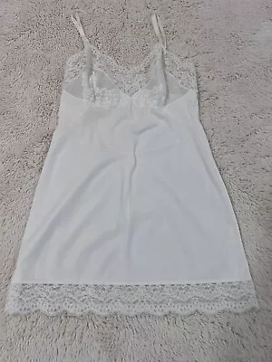 Vtg Hollywood Vassarette By Munsingwear Full Slip White Lace 100% Nylon Size D32 • $27.99