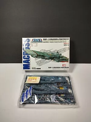 Macross SDF-1 Cruiser-Fortress 1/8000 Scale ARII No.9 • $38.99