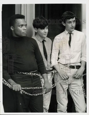 $19.99 • Buy 1965 Press Photo Civil Rights Chain-in Demonstration At Federal Courthouse, NY
