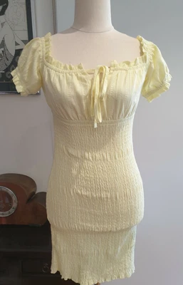 $5 • Buy Who Am I Size 6 Pretty Yellow Dress - Cocktail, Party, Summer