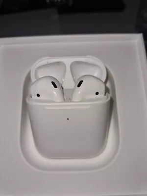$109.99 • Buy Genuine Apple AirPods(2nd Generation) With Wireless Charging Case-Rough