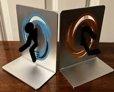 $39.99 • Buy ThinkGeek Portal 2 Bookends