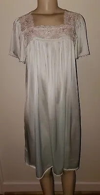Vanity Fair Green Nightgown Size Small • $14.99