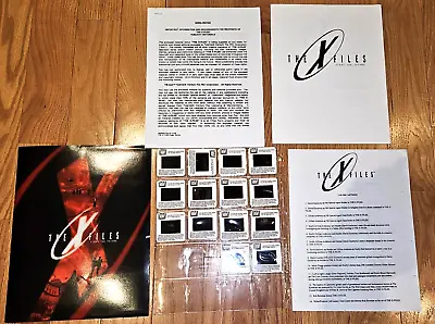 THE X-FILES MOVIE PROMO PRESS KIT 14 SLIDES + 27 PAGE PROGRAM ++ Mulder Scully • $89.99