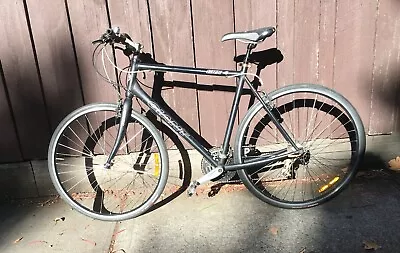 BICYCLE    Giant   Road  Bike • $45