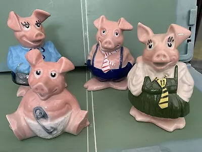 Set Of 4 Wade Natwest Pigs Piggy Bank Figure’s With Original Stoppers • £7.50