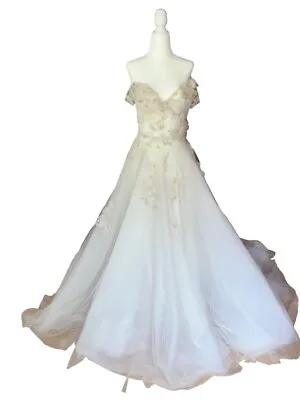 Monique Lhuillier Wedding Dress • $1500