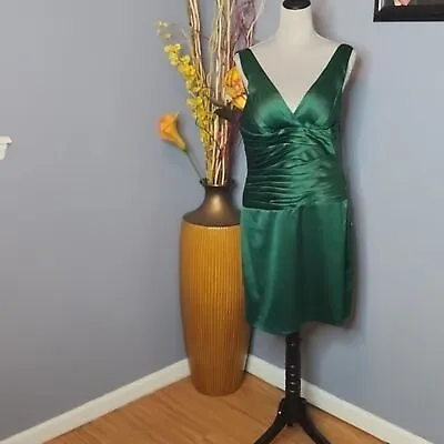 Mignon Emerald Green Satin Cocktail Dress Size 12 NWT • $34.99