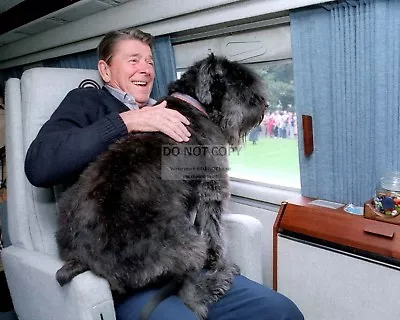 Ronald Reagan On Marine One With His Dog  Lucky  On His Lap - 8x10 Photo (rt610) • $8.87