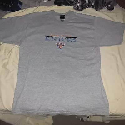 Vintage NBA New York Knicks Pro Player T-Shirt Mens XL Gray W/ Embroidered Logo • $22