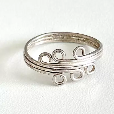 Vintage 925 Sterling Silver Modern Swirl Minimal Design Band Ring Size 6 • $24.99