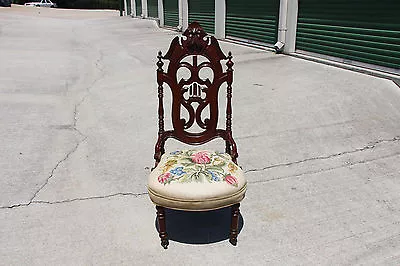 Nice Walnut Victorian Rococo Slipper Chair With Fabulous Crewel Seat ~Ca.1860 • $355.50