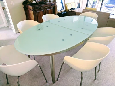 $450 • Buy Designer, Extending, Glass Dining Table And Chairs. Seats Up To 8. 