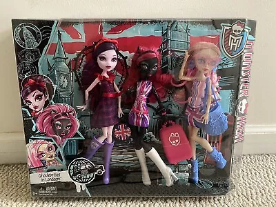 Monster High Doll GHOULEBRITIES In LONDOOM - Elissabat Catty & Viperine 3-Pack • $300