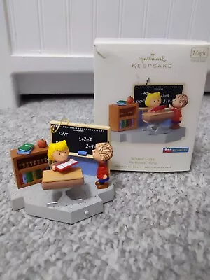 Hallmark 2008 (School Days) The Peanuts Gang Keepsake Ornament *Not Working* • $11