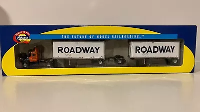 Ho Athearn 93137 Mack R Truck & 2 28' Trailers Roadway • $54.32