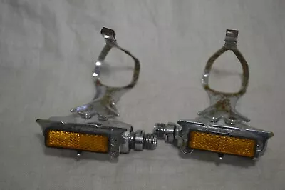 Vintage Shimano 600 Pedals Toe Clips Tricolor 9/16 In Pair Right Left READ!! • $34.90