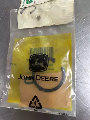 L4035T OEM John Deere Snap Ring • $10.25