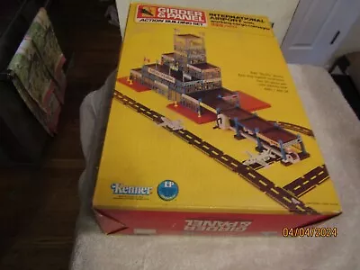 Vintage Kenner GIRDER & PANEL International Airport W Working Cargo Conveyor 325 • $29.99