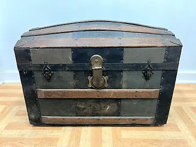 Vintage STEAMER TRUNK W Tray Storage Chest Camelback Humpback Antique Victorian • $99.99
