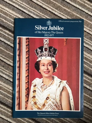 £5 • Buy Queen Elizabeth's Silver Jubilee Souvenir Booklet Program 1977