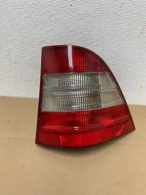 1998 To 2001 Mercedes ML320 ML-Class Right Passenger Rh Tail Light 5637N DG1 • $36.90