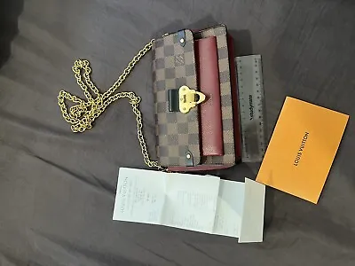 $1800 • Buy Louis Vuitton Cross Body Bag