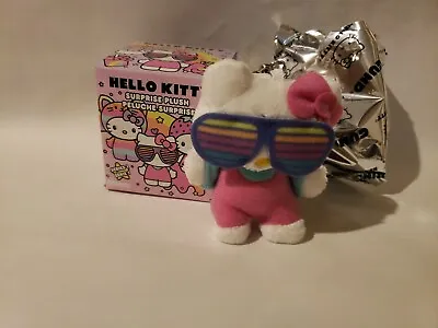 $9.93 • Buy Gund Hello Kitty Plush, Sunglasses Kitty Plush With Key Ring, Series 1, Bn