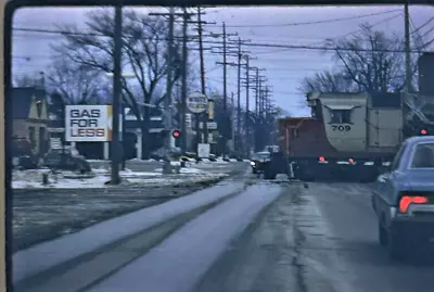 SOO LINE Railroad Crossing Wisconsin Gas Station 1973 35mm • $11.99