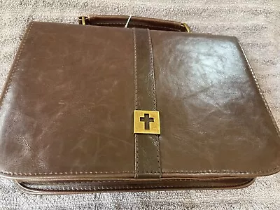 Christian Art Gifts ~ Large Bible Cover  ~ Brown Luxleather W/Brass Cross Badge • $16.50