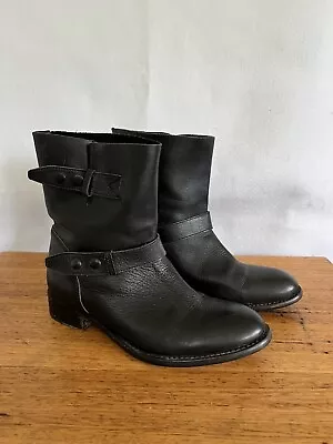 COUNTRY ROAD BLACK Leather Calf High Ankle Boots Pull On 38 7 • $99