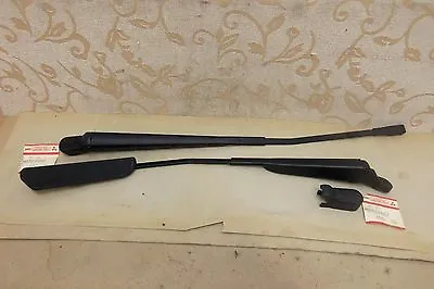 Pair Nos Genuine Mitsubishi Space Wagon 1989-91 Wiper Assembly # Mb359487/8 • $64.99