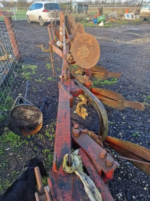 £499 • Buy Massey Ferguson 160 4 Furrow Plough