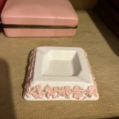 £2 • Buy Wedgwood Queensware Ashtray