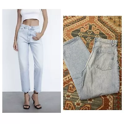 Zara Jeans High Rise Mom 6 • $22