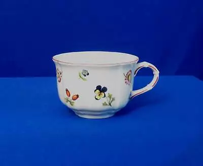 Villeroy & Boch Petite Fleur Tea Cup Footed Flower Sprigs Berry Trim Luxembourg  • $10.99