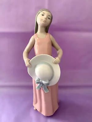 Retired LLadro Spain Figurine # 5008 DREAMER Girl Holding Hat Glossy • $69