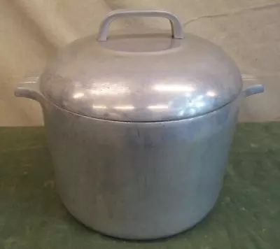 WAGNER WARE MAGNALITE SIDNEY O 4738-M ALUMINUM STOCK POT DUTCH OVEN 8 Qt + LID • $184