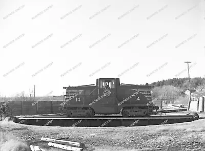 72.	ORIG NEG Maine Central 14 GE 44-ton On Eastport Turntable Original 2 ¼ Inch • $4