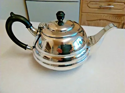 Antique Walker & Hall Silver Plated 2 Pint Teapot (3489) • £30