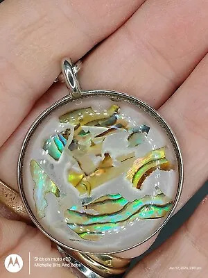 Silver Tone Abalone Pendant Necklace • £5