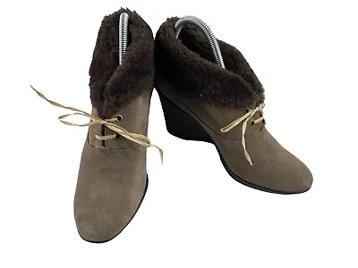 B. Makowsky Nellie Women Shoes Brown 8 M Suede Fur Trim Lace Up Ankle Boots • $27.82