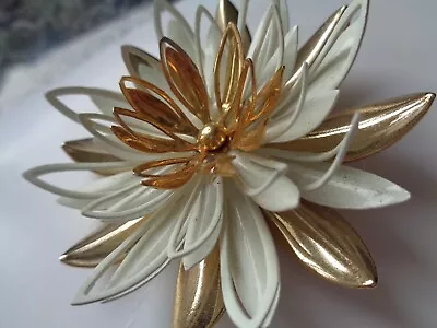 Vintage Costume Jewelry Designer SARAH COVENTRY Flower Brooch Original Box Incl • $19.99