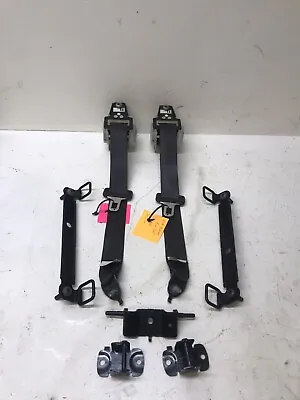 05 - 09 Ford Mustang Gt Rear Seat Brackets Seatbelt Undoes Rear Seat Delete Oem • $275