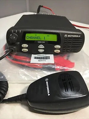 $300 • Buy Motorola CDM1250 LOW BAND 42-50MHz 64 Ch 60 Watt Radio AAM25DKD9AA2AN CDM