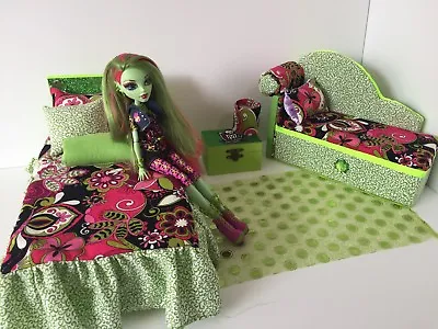 Monster High Furniture Bedroom Set:Venus Mcflytrap.Bedsofalampwood Box • $64.99