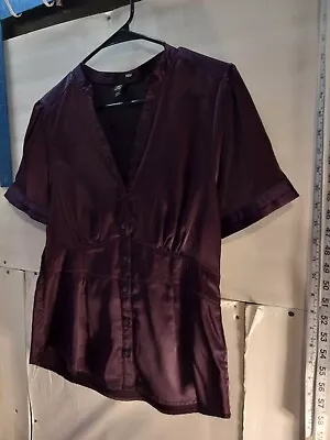 H&M Short Sleeve Plum/Purple Medium V-Neck Button Down Soft Top Blouse • $13