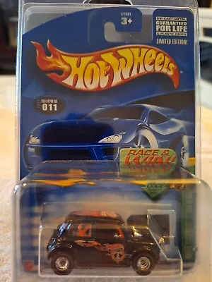 Hot Wheels Treasure Hunt Mini Cooper 2002 • $4.75