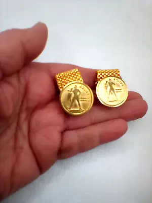 Vintage Gold Tone Zodiac Sign Aquarius Mesh Wrap Cufflinks • $12.99